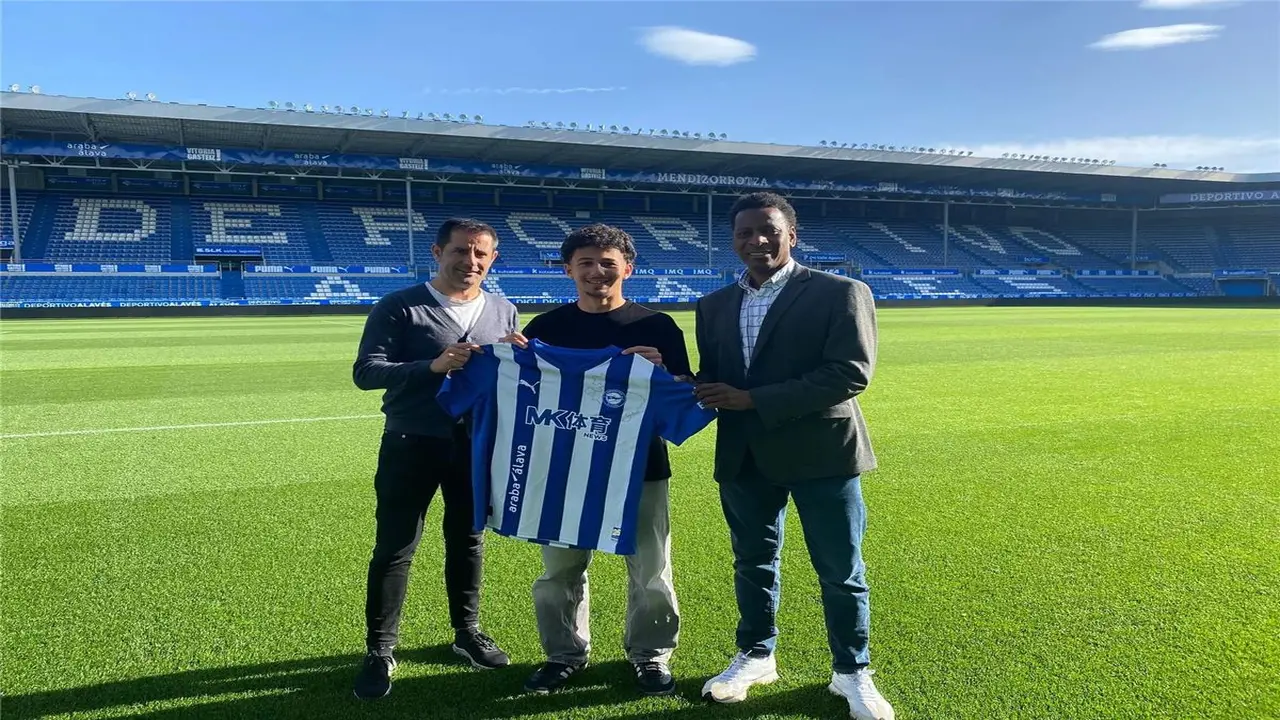 رسمياً.. ديبورتيفو ألافيس يعلن توقيعه مع جوهرة مصرية جديدة